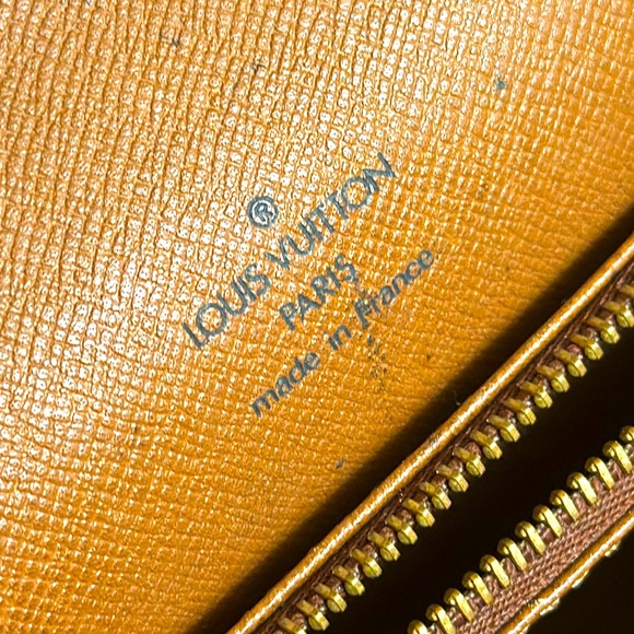 Authentic Louis Vuitton Messenger bag. - Picture 7 of 13